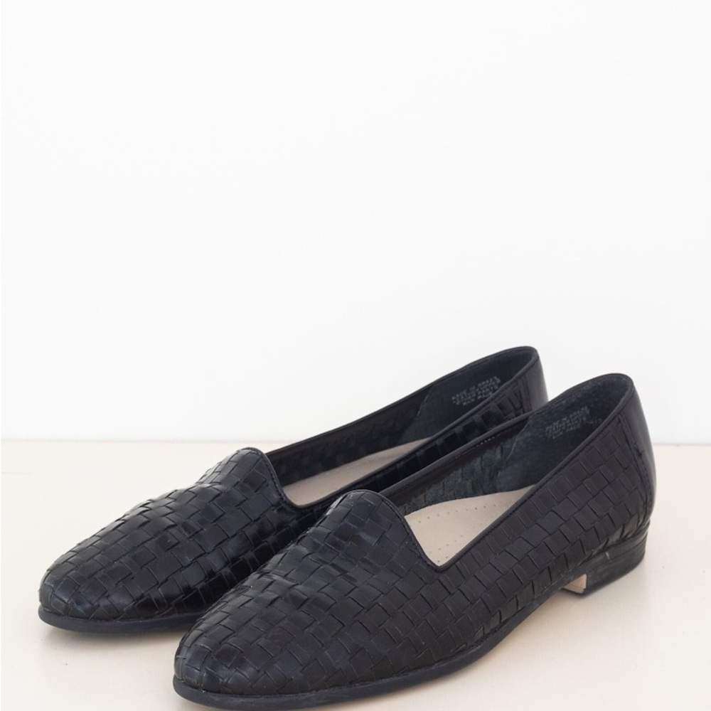 Trotters Basket Weave black leather loafer size 7